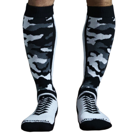 L'Homme invisible Knee Length Fishnet Socks - Black